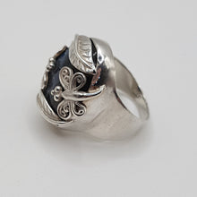 Load image into Gallery viewer, Sterling Silver Sajen Labradorite Fancy Ring
