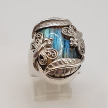 Load image into Gallery viewer, Sterling Silver Sajen Labradorite Fancy Ring
