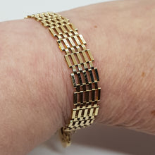 Load image into Gallery viewer, 9ct Gold Gate Bracelet
