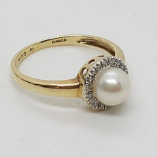 Load image into Gallery viewer, 9ct Gold Cultured Pearl Diamond Ring
