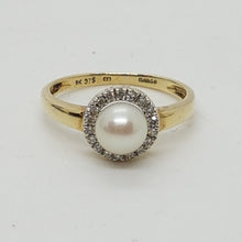 Load image into Gallery viewer, 9ct Gold Cultured Pearl Diamond Ring
