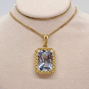 18ct Gold Blue Topaz Pendant