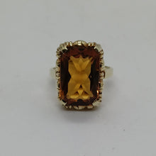 Load image into Gallery viewer, Vintage 14ct Gold Topaz Dress Ring
