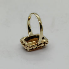 Load image into Gallery viewer, Vintage 14ct Gold Topaz Dress Ring
