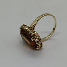 Load image into Gallery viewer, Vintage 14ct Gold Topaz Dress Ring
