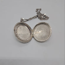 Load image into Gallery viewer, Vintage Sterling Silver Locket.
