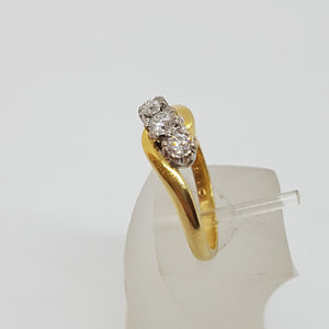 18ct Gold 3 Stone Diamond Ring