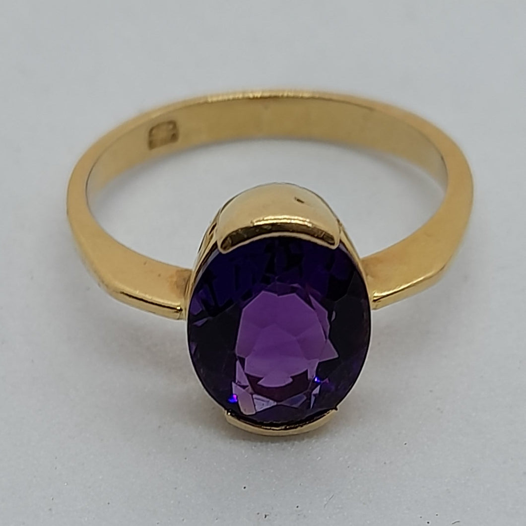 18ct Gold Amethyst Ring