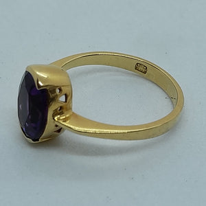 18ct Gold Amethyst Ring