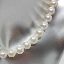 Load image into Gallery viewer, 18ct Gold Diamond Cultured Pearl Necklace

