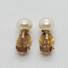 Load image into Gallery viewer, 9ct Gold and Pearl Clip-on Earrings
