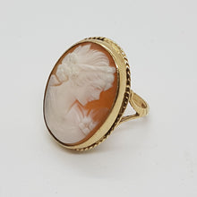 Load image into Gallery viewer, Vintage 9ct Gold Shell Cameo Ring
