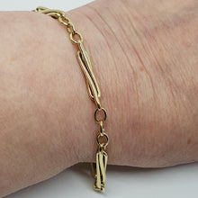 Load image into Gallery viewer, 9ct Gold Twist link Bracelet
