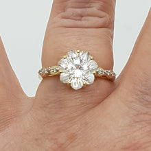 Load image into Gallery viewer, 9ct Gold Star Cut Rock Crystal Diamond Lehrer Ring
