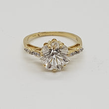 Load image into Gallery viewer, 9ct Gold Star Cut Rock Crystal Diamond Lehrer Ring
