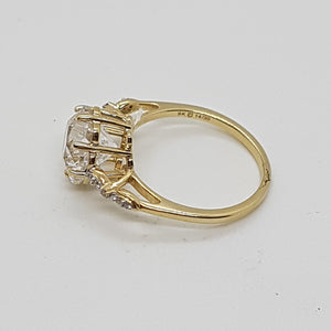 9ct Gold Star Cut Rock Crystal Diamond Lehrer Ring