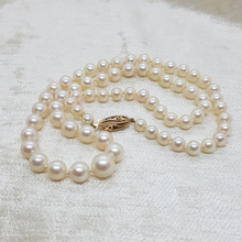 Load image into Gallery viewer, Vintage Cultured Pearl Necklace with 9ct Gold Clasp
