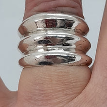 Load image into Gallery viewer, Vintage Sterling Silver Barrel Ring
