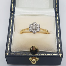 Load image into Gallery viewer, Antique 18ct Gold Diamond Daisy Ring
