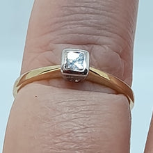 Load image into Gallery viewer, 9ct Gold Diamond Solitaire Ring
