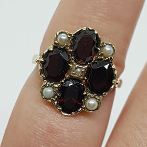 Vintage 9ct Gold Garnet Pearl Ring