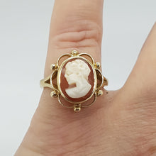 Load image into Gallery viewer, Vintage 9ct Gold Shell Cameo Ring
