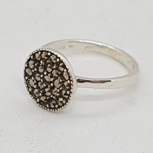 Load image into Gallery viewer, Sterling Silver Marcasite Circle Ring
