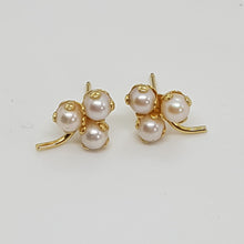 Load image into Gallery viewer, 14ct Gold Cultured Pearl Earrings
