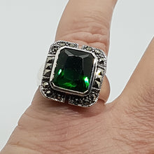 Load image into Gallery viewer, Sterling Silver Green Stone Marcasite Ring
