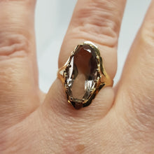 Load image into Gallery viewer, Vintage 9ct Gold and Topaz Ring
