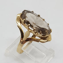 Load image into Gallery viewer, Vintage 9ct Gold and Topaz Ring
