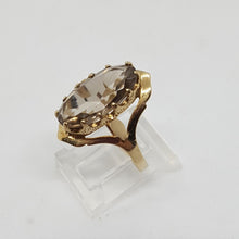 Load image into Gallery viewer, Vintage 9ct Gold and Topaz Ring
