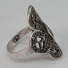 Load image into Gallery viewer, Vintage Sterling Silver Marcasite Ring
