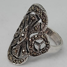 Load image into Gallery viewer, Vintage Sterling Silver Marcasite Ring
